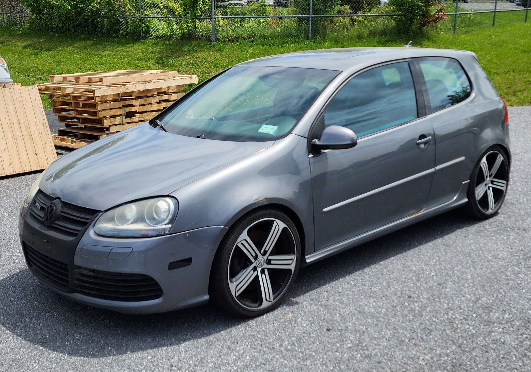 VW038 1K ゴルフ5 R32 4WD 右フロント ドア トリム/内張り ◆合皮/ブラック ▲キズ有り ★程度まあまあ ◎ ゴルフ(2004年6月～2009年10月)| トヨタ自動車のクルマ情報サイト\u2010GAZOO